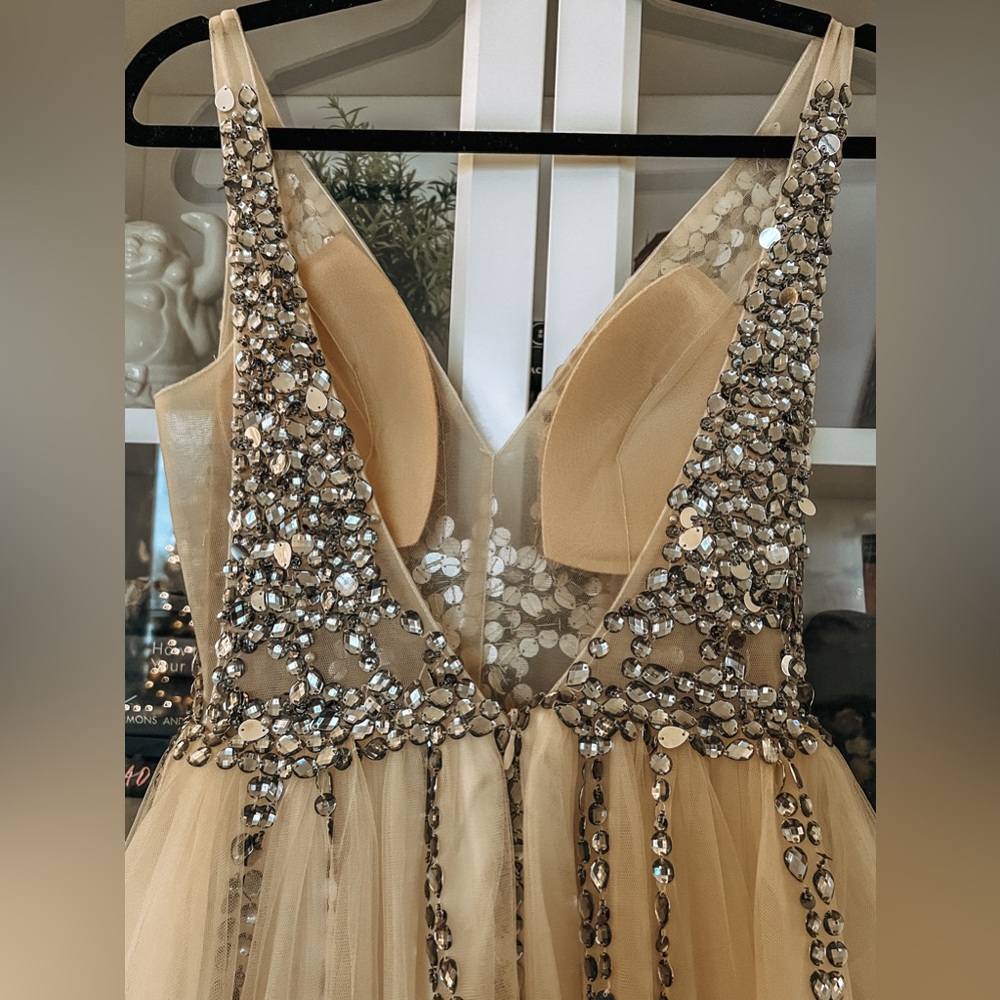 Elegant Beaded V-Neck Maxi Dress in Champagne - Picture 6 of 11